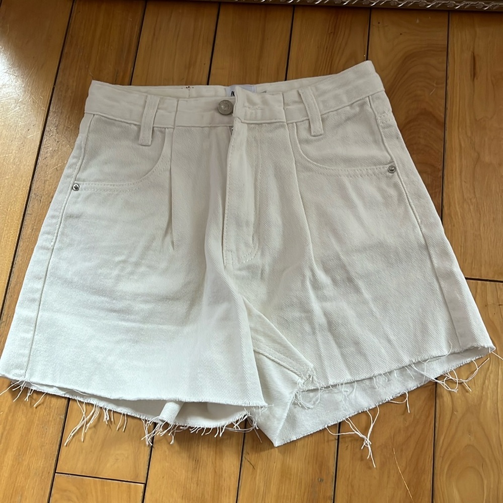 White denim short